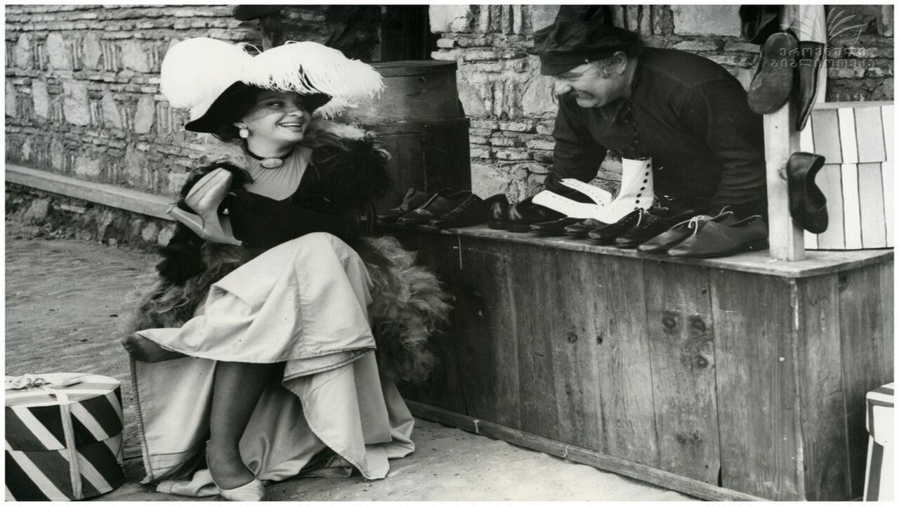 Tbilisi, Paris, Tbilisi backdrop