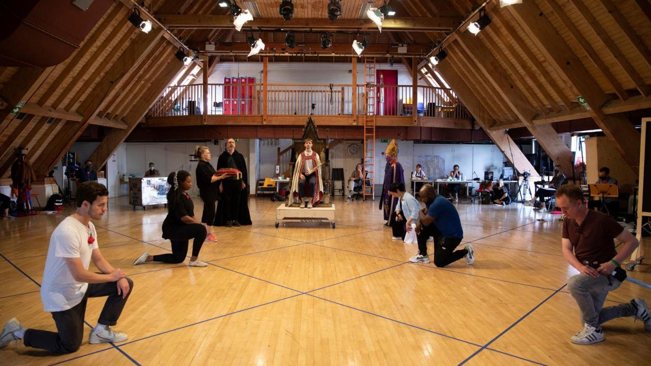 RSC Live:  Henry VI, Part 1 backdrop