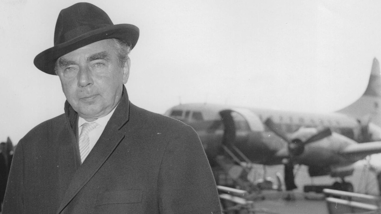 Erich Kästner – Das andere Ich backdrop