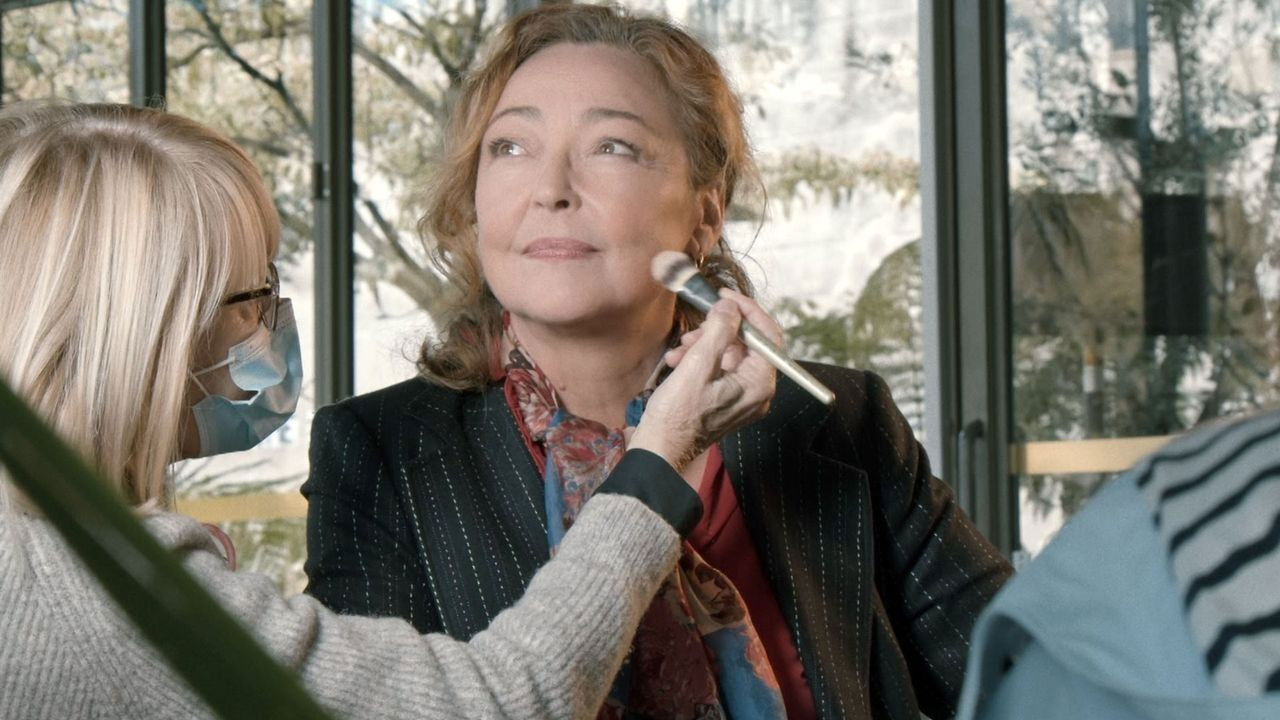 Catherine Frot, tous ces yeux qui vous regardent backdrop
