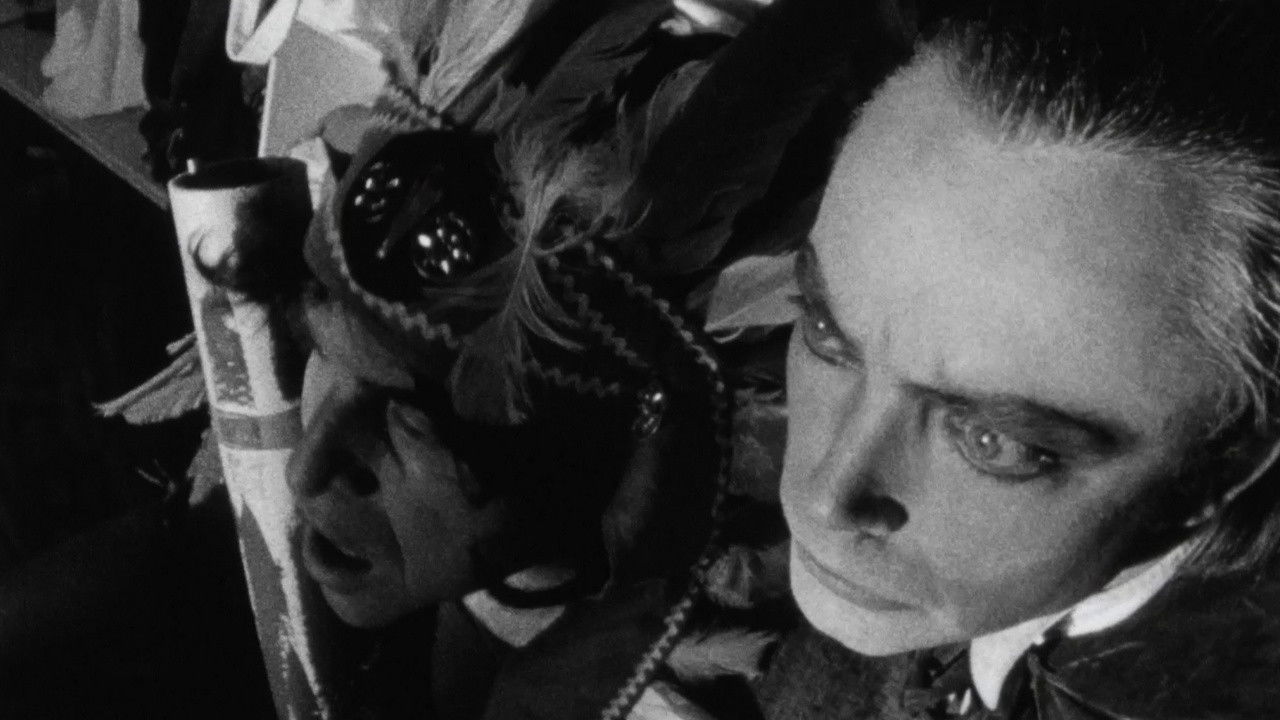 Idiots' Battle backdrop