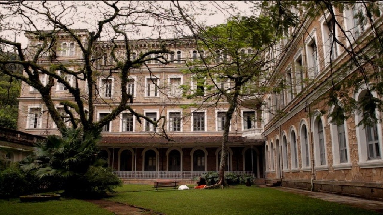 Between Walls backdrop