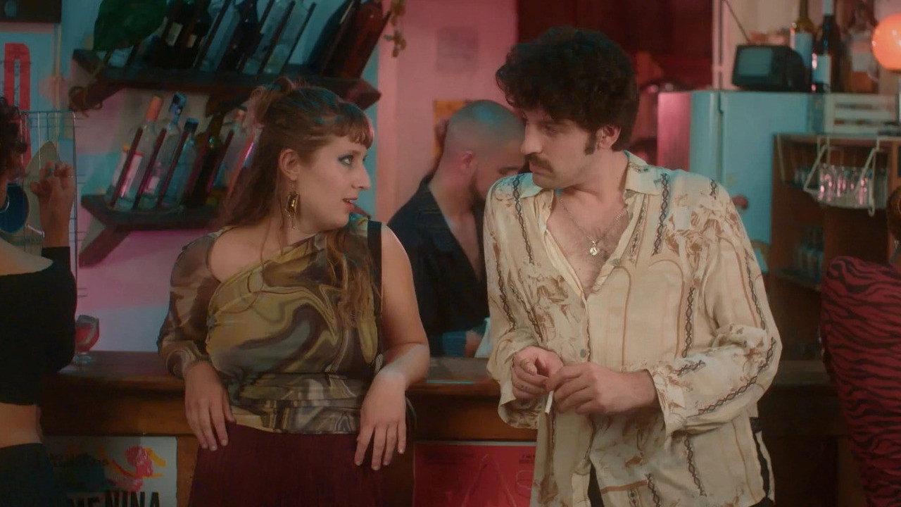 Kiss and Be Friends backdrop