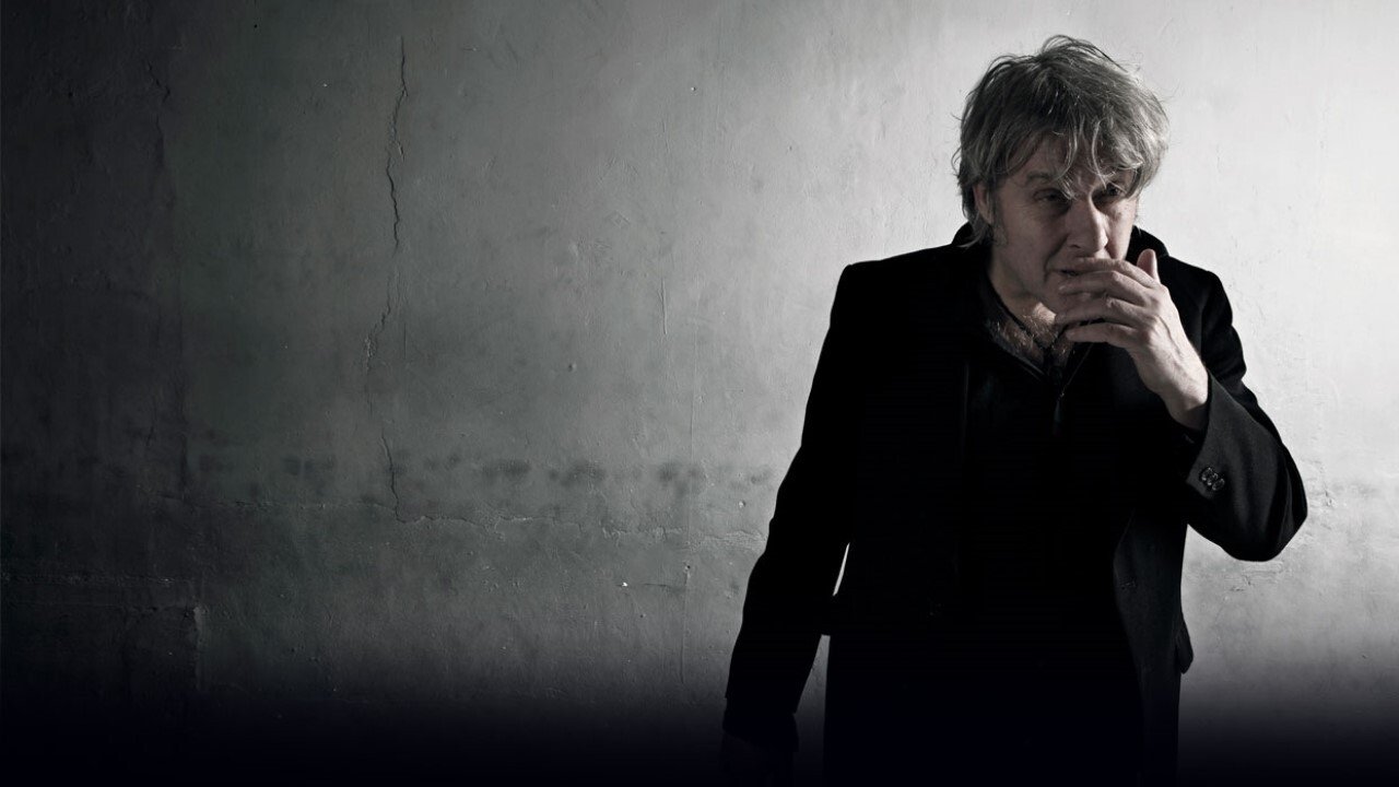 Arno : Dancing Inside My Head backdrop