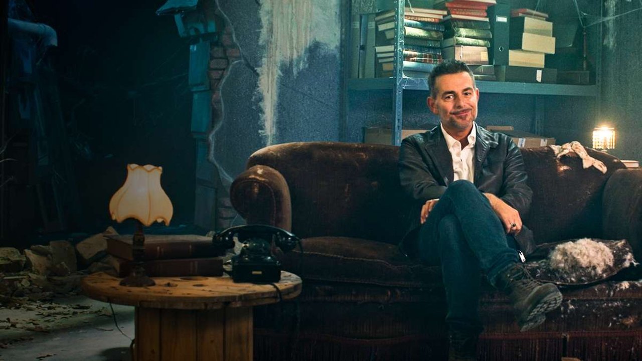 Il boss del paranormal backdrop