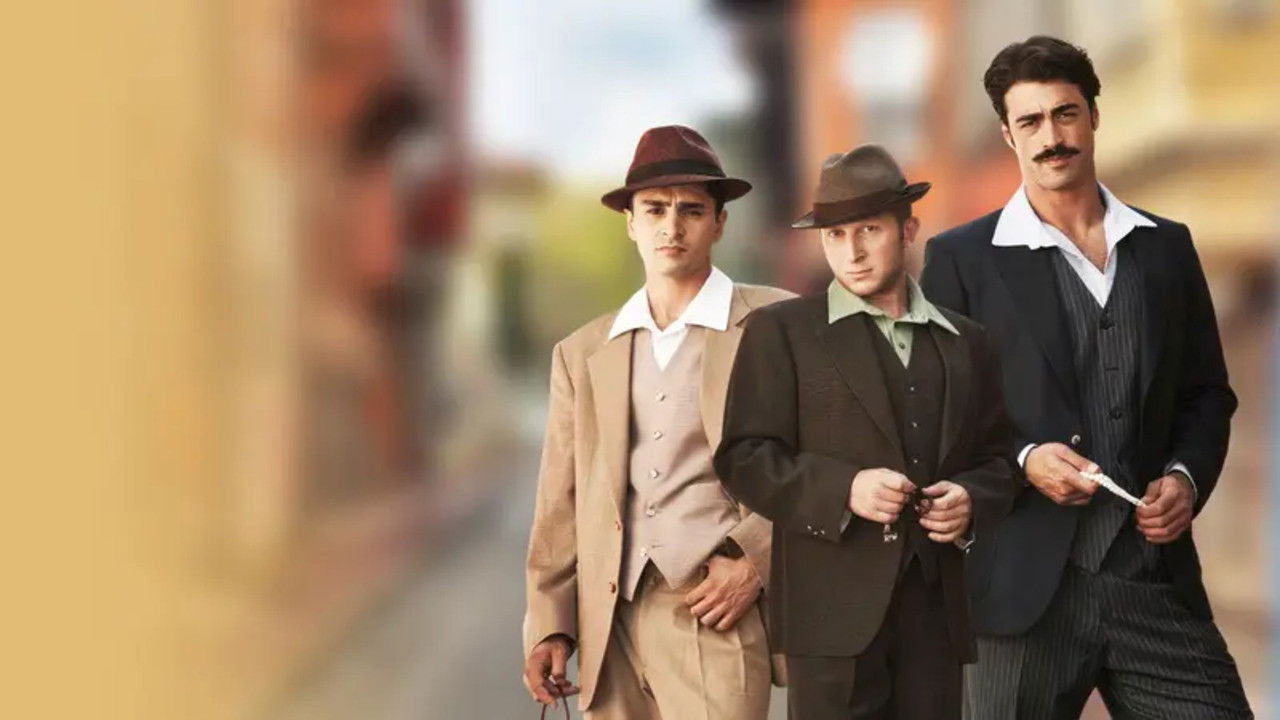 Mor Menekşeler backdrop