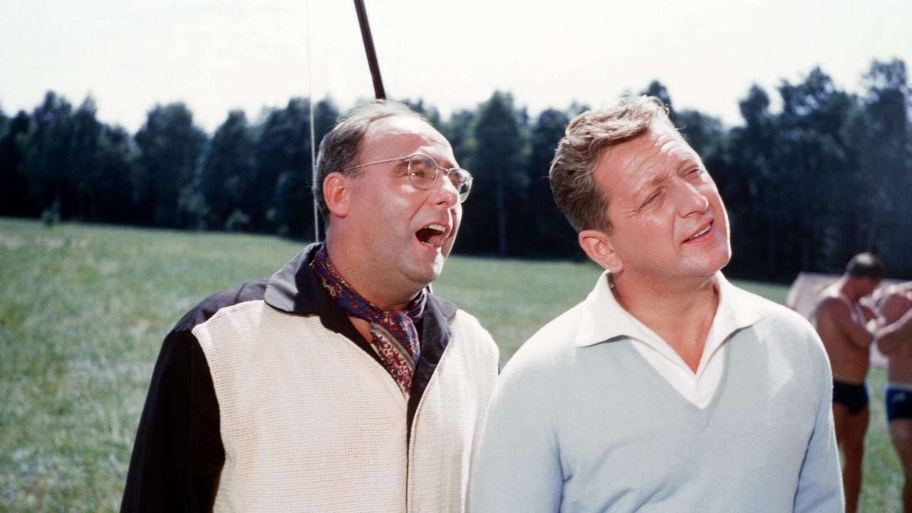 Der kühne Schwimmer backdrop