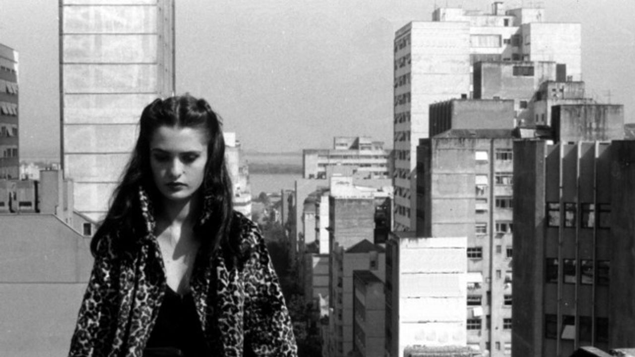 A Morte no Edifício Império backdrop