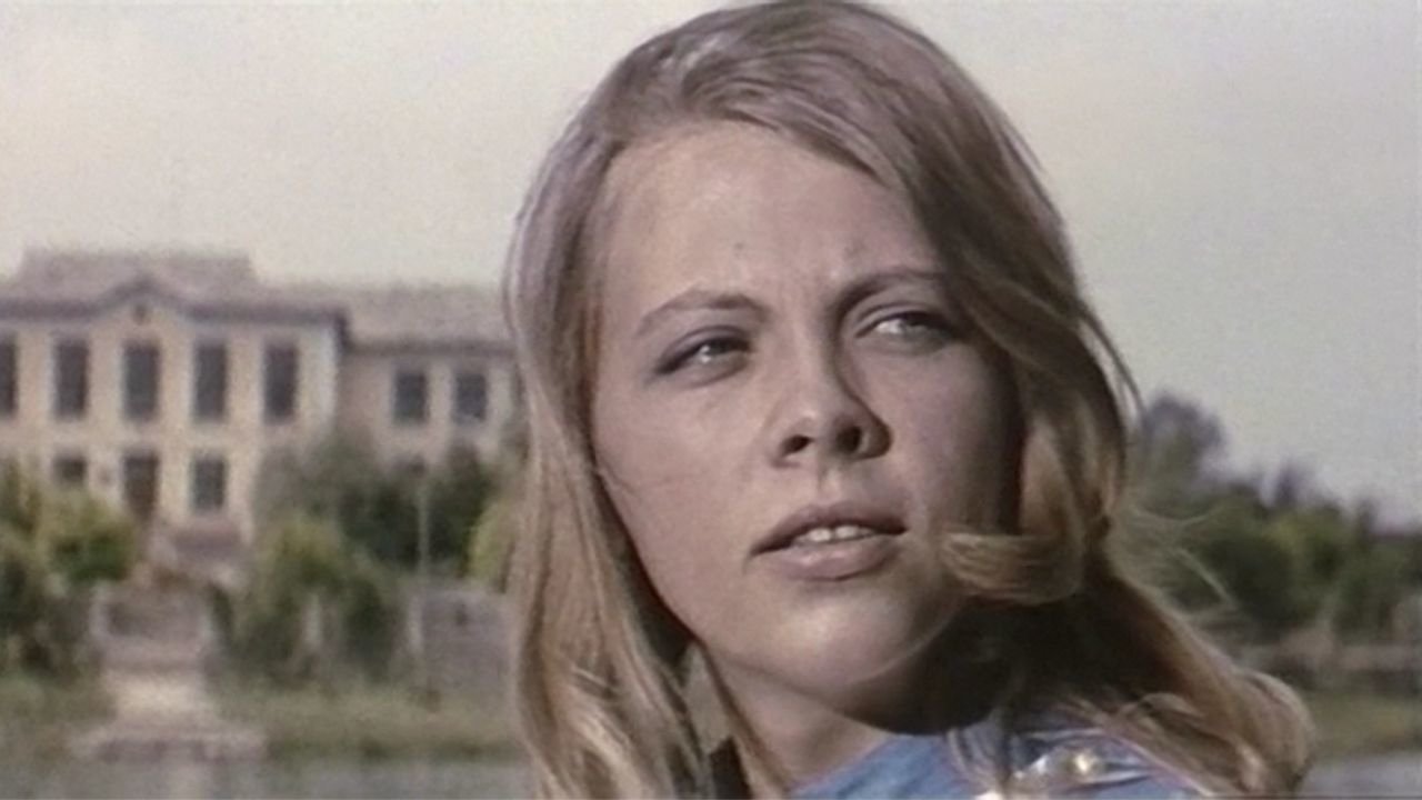 Between the High Crops backdrop