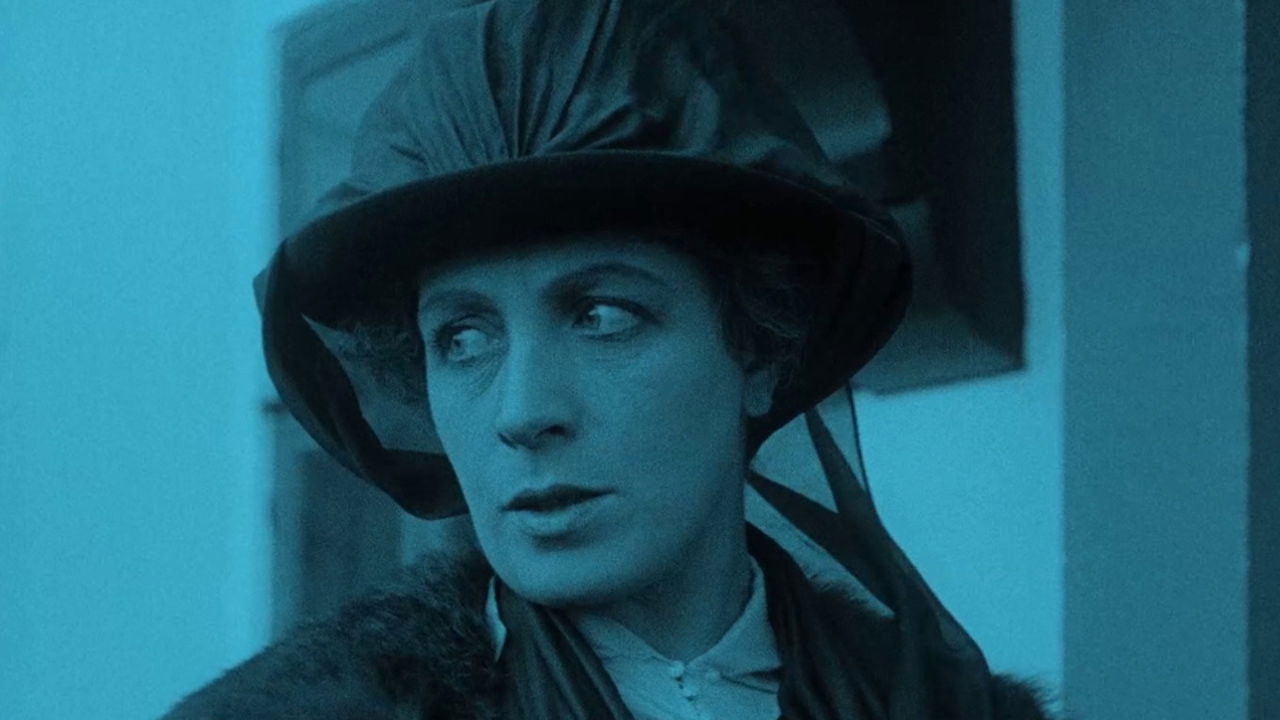 Thora van Deken backdrop