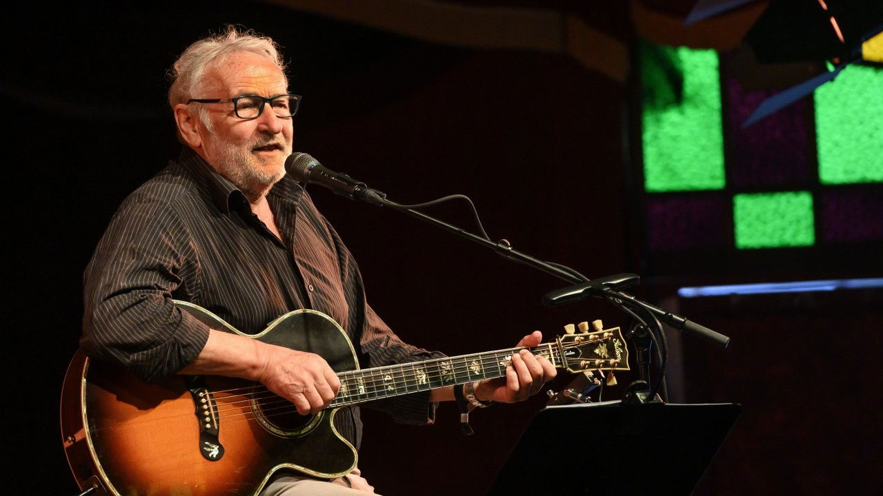 Niels Hausgaard: Jomfru Igen backdrop