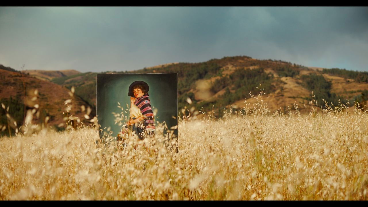 Flor Pucarina, Rebel to the Bones backdrop