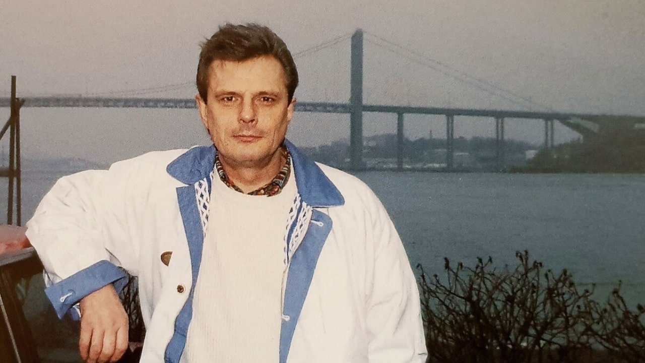 Alf Robertson - Life as It Is backdrop