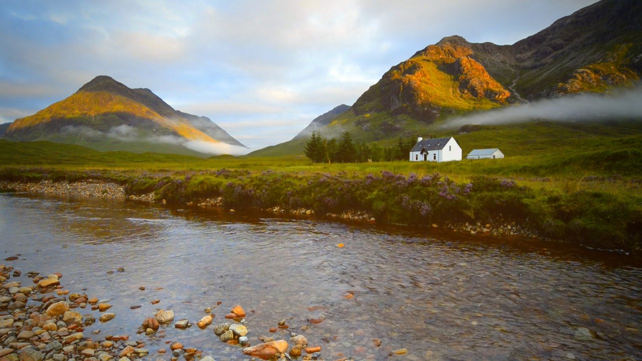 I Escaped to the Country backdrop