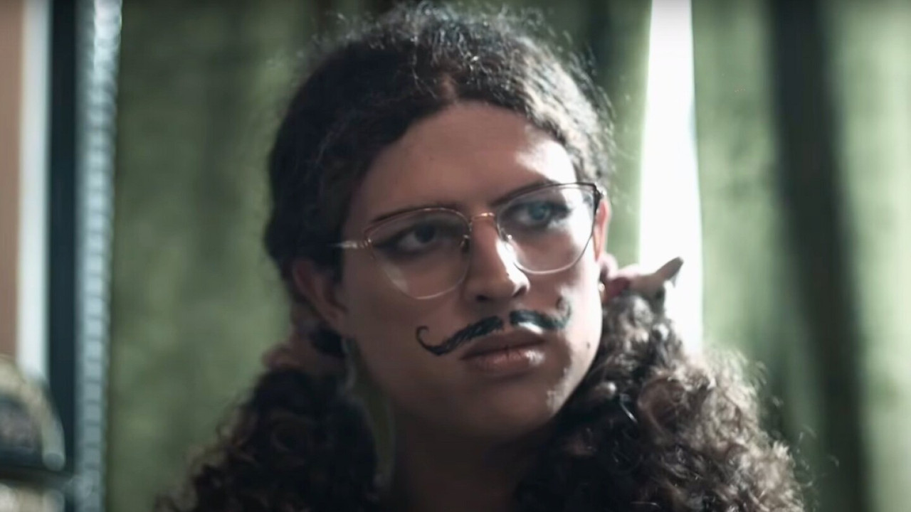 Johanne Sacreblu: ahora es más personal backdrop