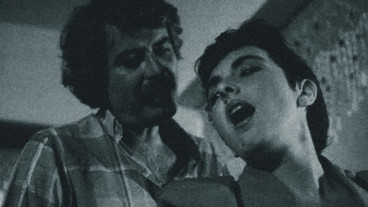 Bir Kadın Düşmanı backdrop