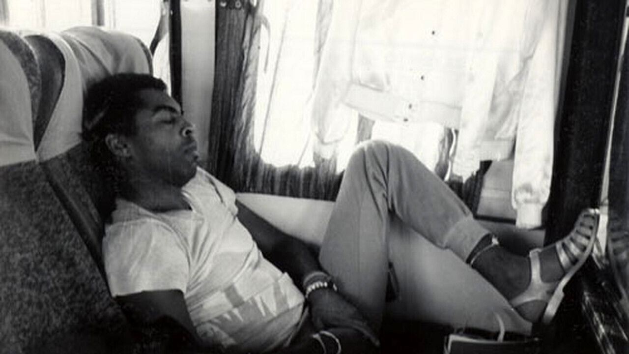 Corações a Mil backdrop