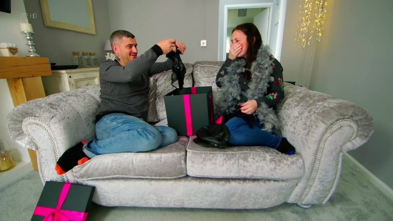 Good Girls' Guide to Kinky Sex backdrop