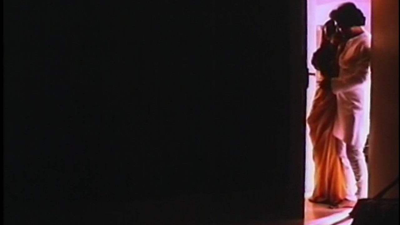 Mouna Raagam backdrop