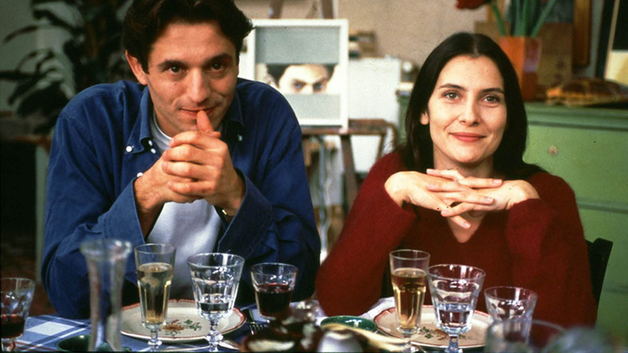 L'Héritière backdrop