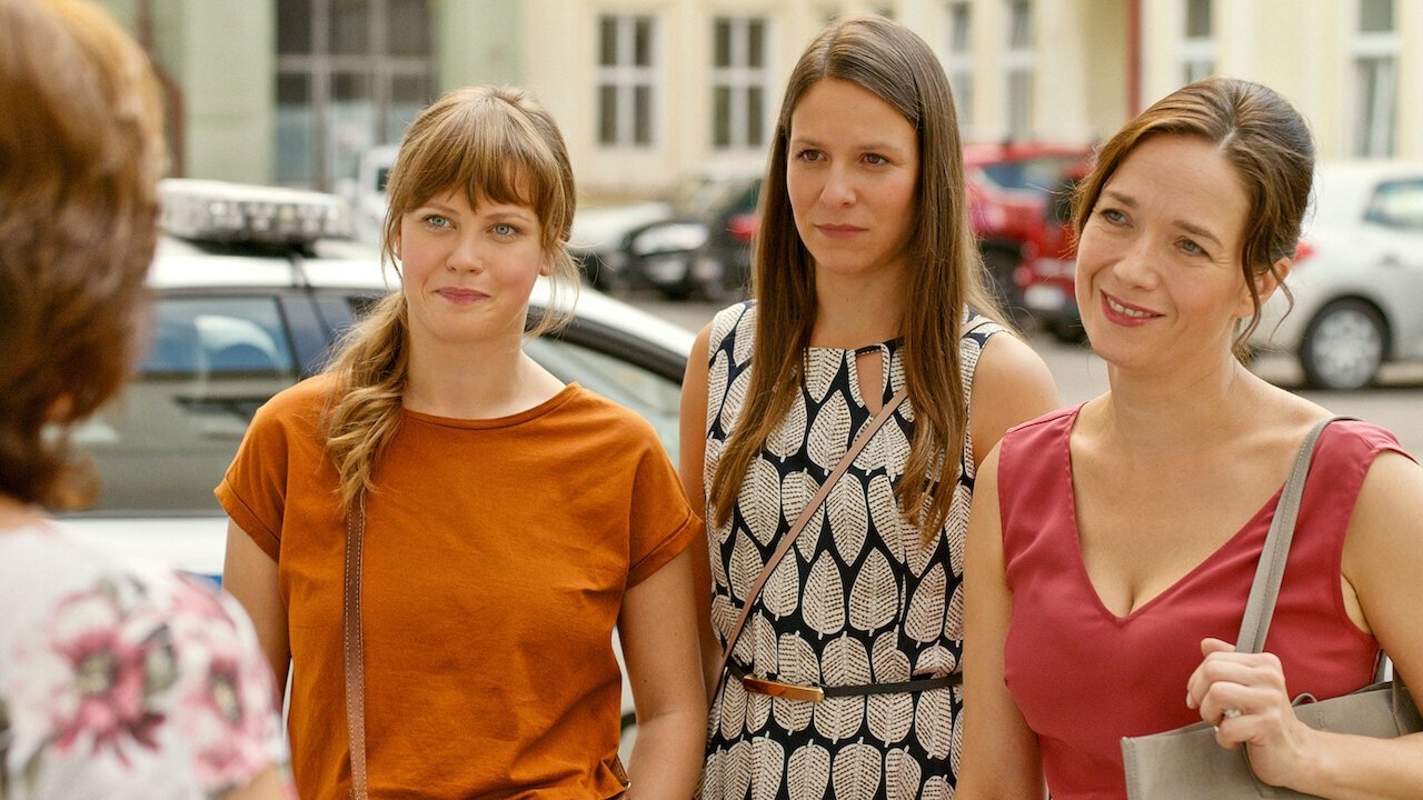 Women on the Run backdrop