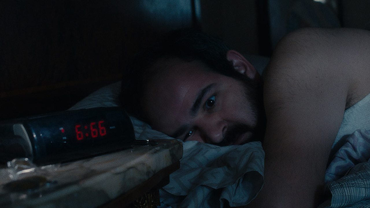 El Inquilino backdrop