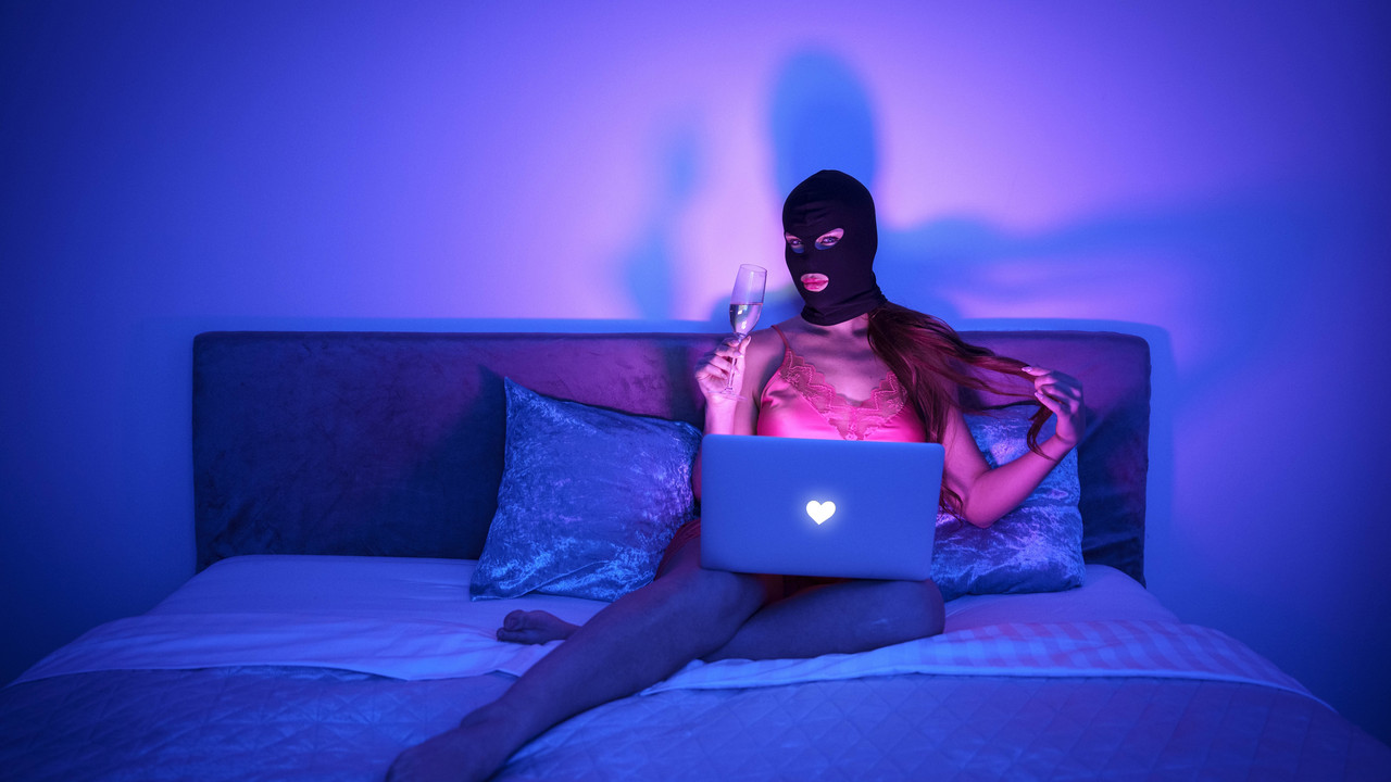 Virtual Girlfriends backdrop