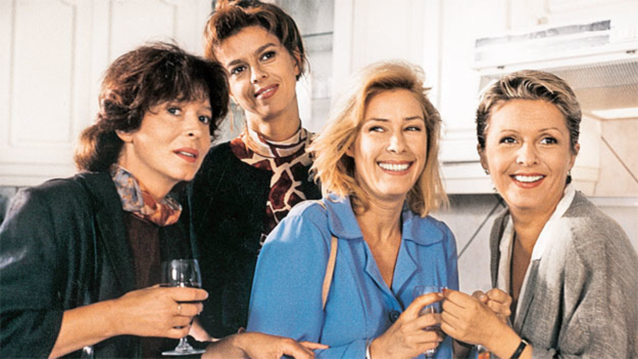 Matki, żony i kochanki backdrop