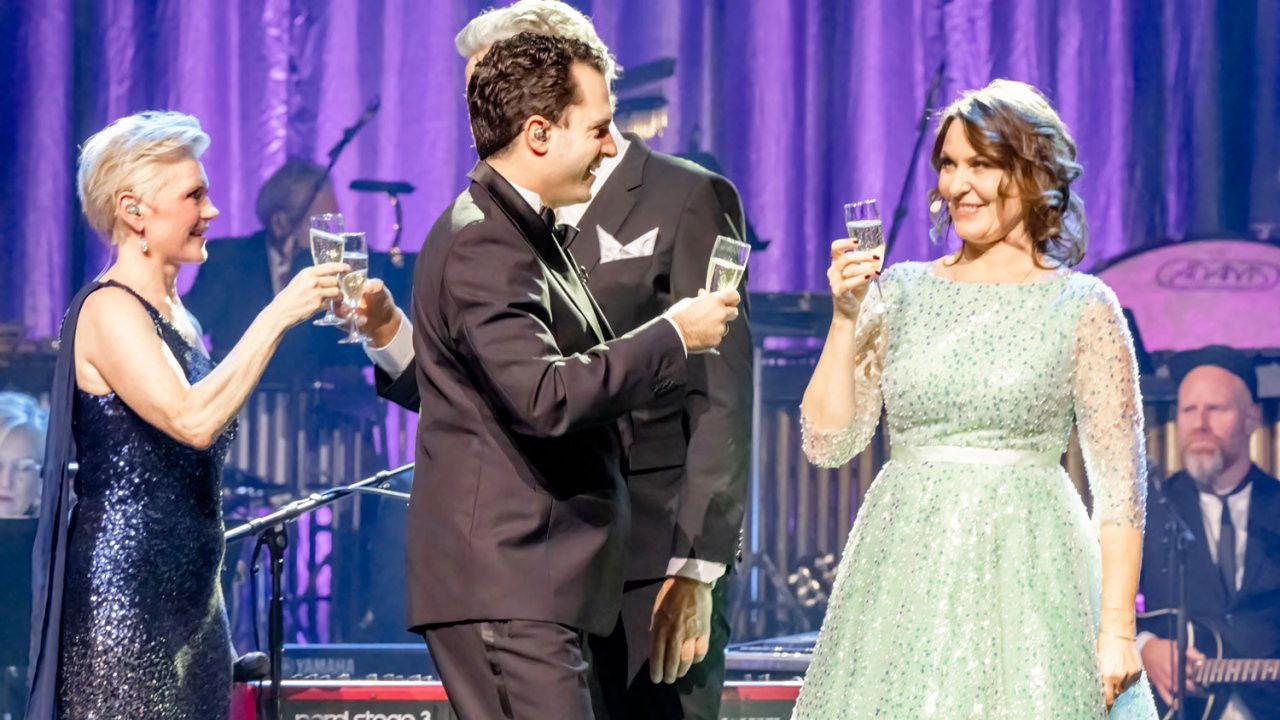 Charlies nytårsshow 2022 - Fra Vejle Musikteater backdrop