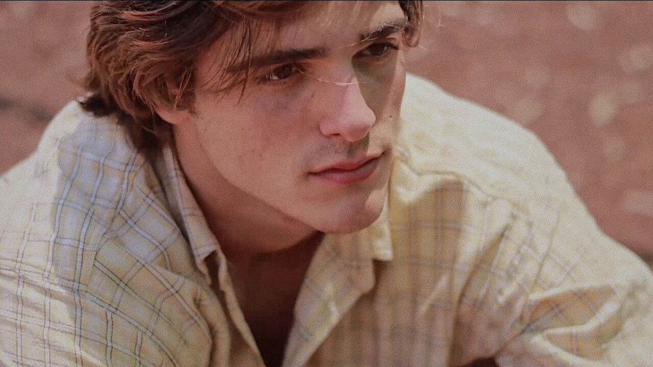 Max & Iosefa backdrop