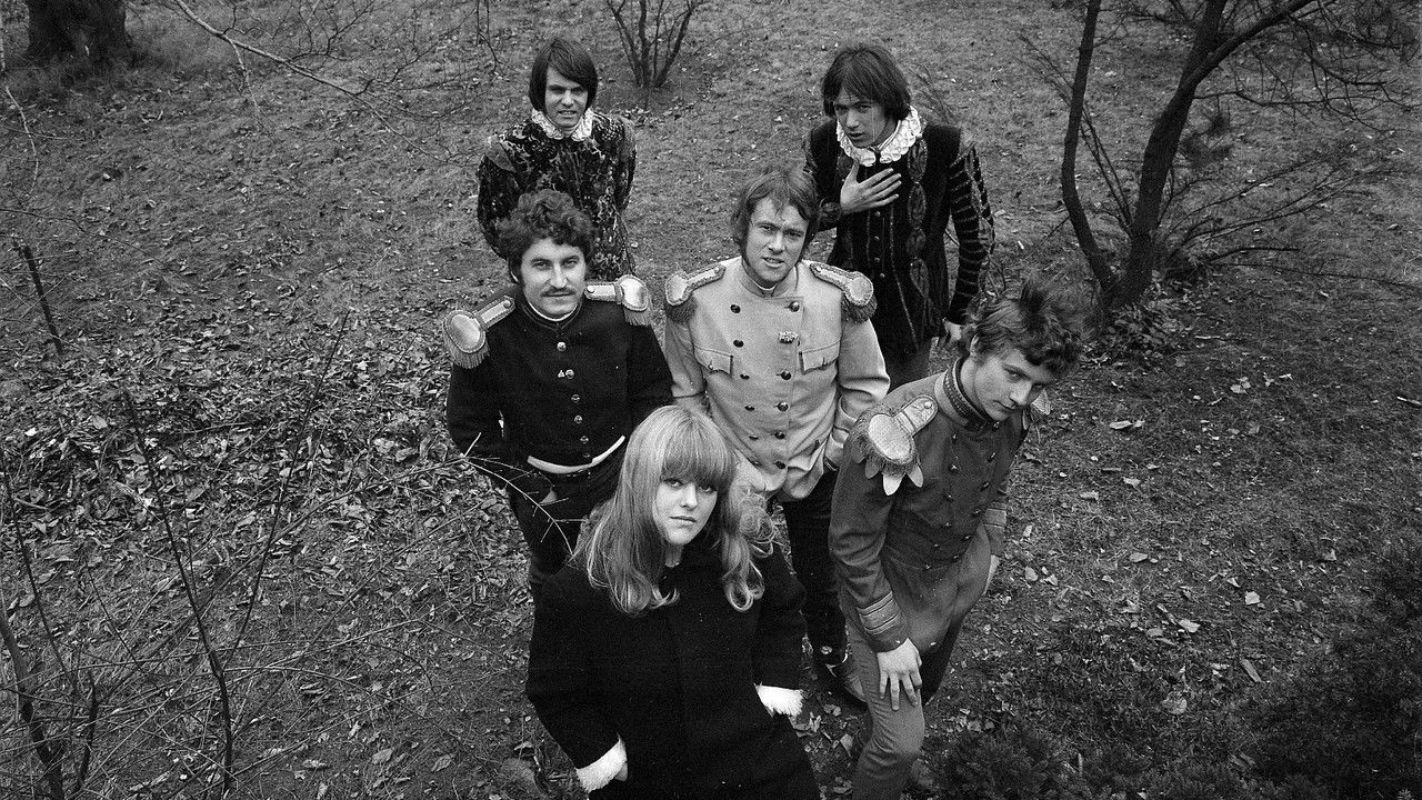 Cesta, která vede nikam backdrop