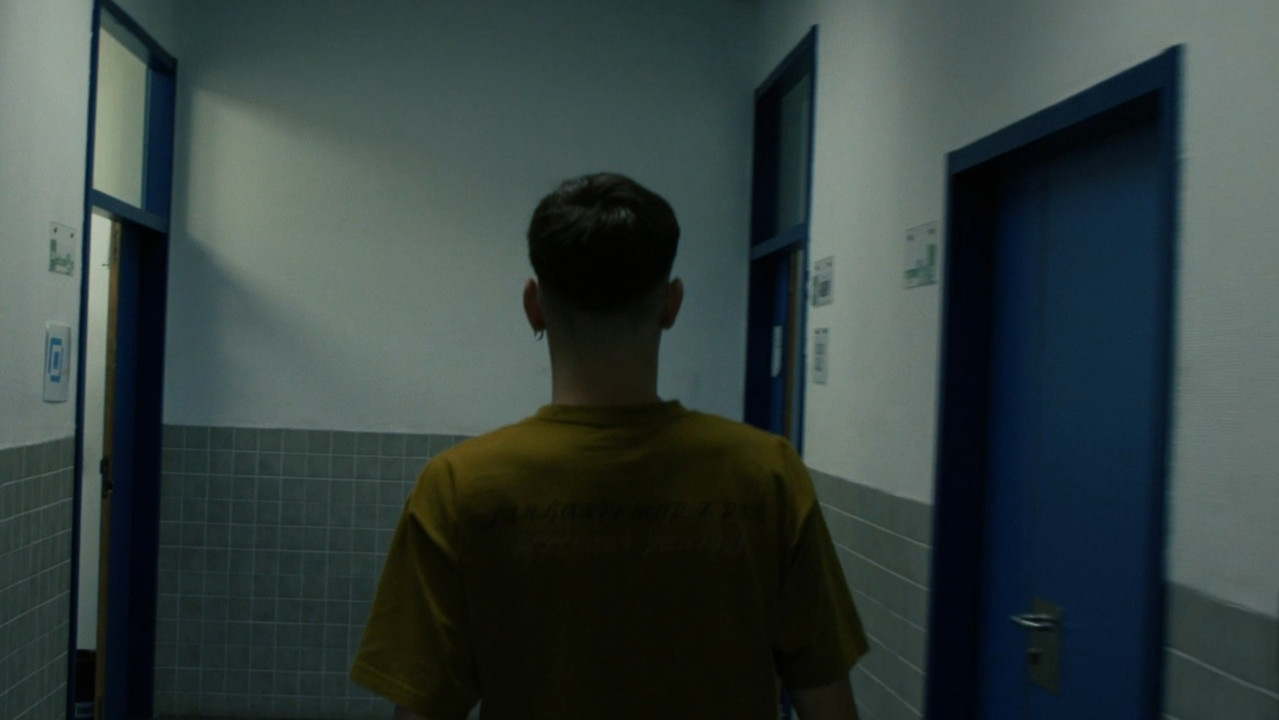 PUM. Ya está aquí la guerra. backdrop