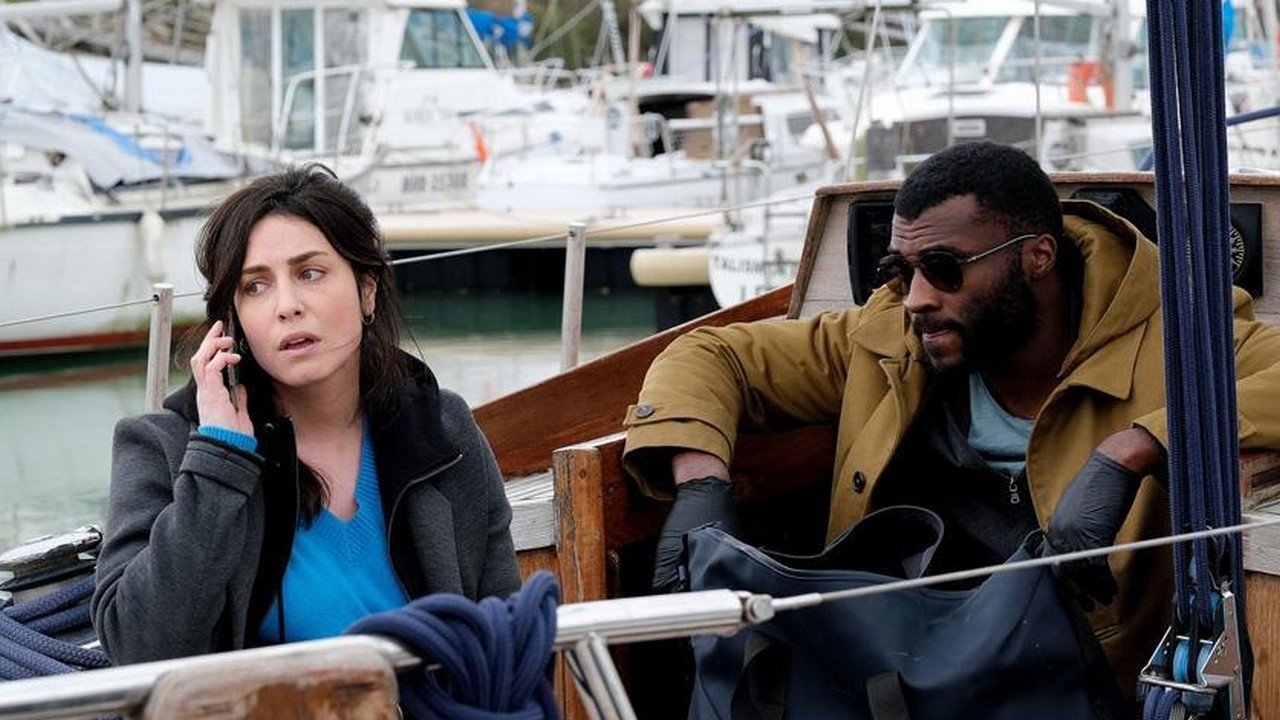 Les Mystères de la marée backdrop