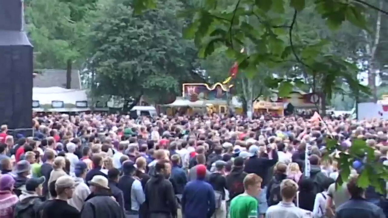 Hultsfredsfestivalen: Går det inte så går det ändå backdrop