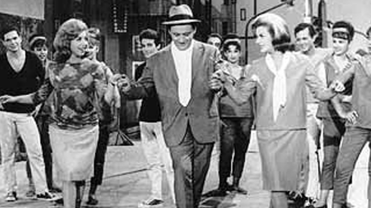 Good Night, Buenos Aires backdrop