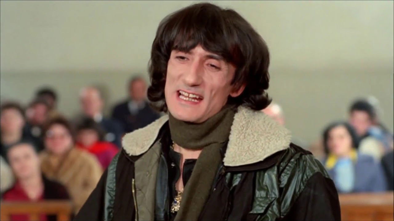 Rakos... No. 14, kai o protos bounakias backdrop