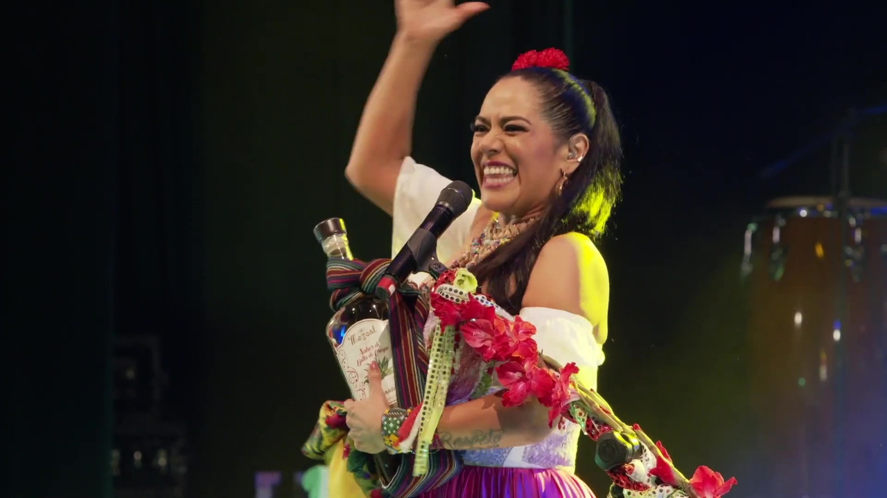 El Grito: Lila Downs at the Macedonio Alcalá Theater, with the Alejandro Díaz Orchestra and the Costumbrista Dance Company backdrop
