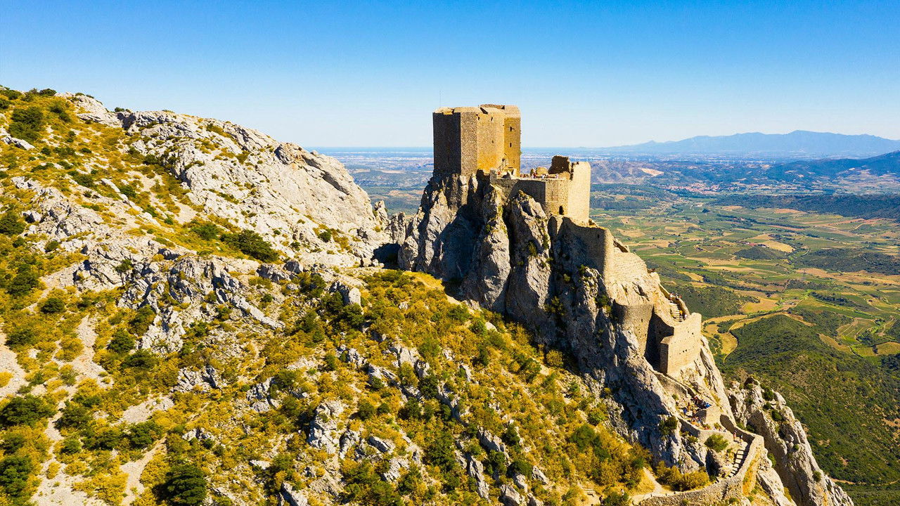 Citadelles du vertige: trésors du pays Cathare backdrop