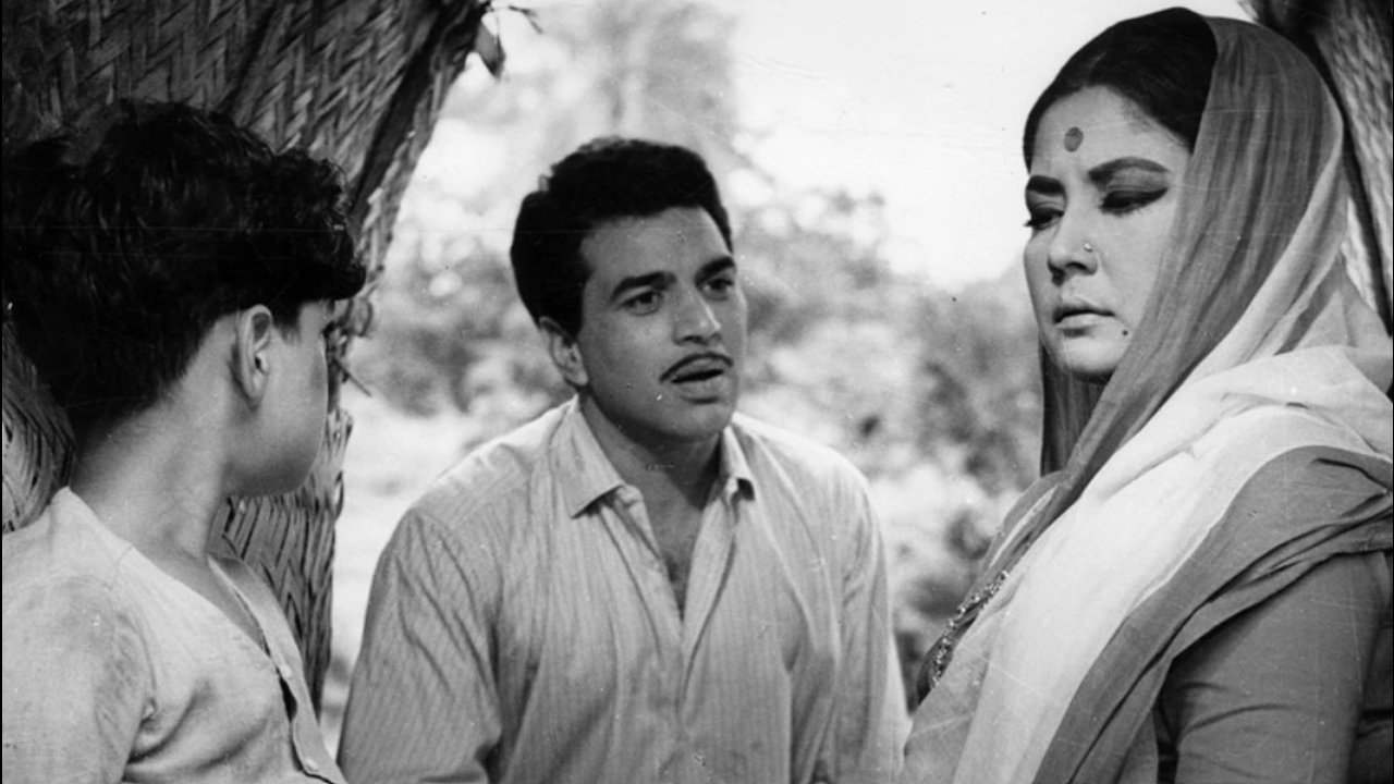 Majhli Didi backdrop