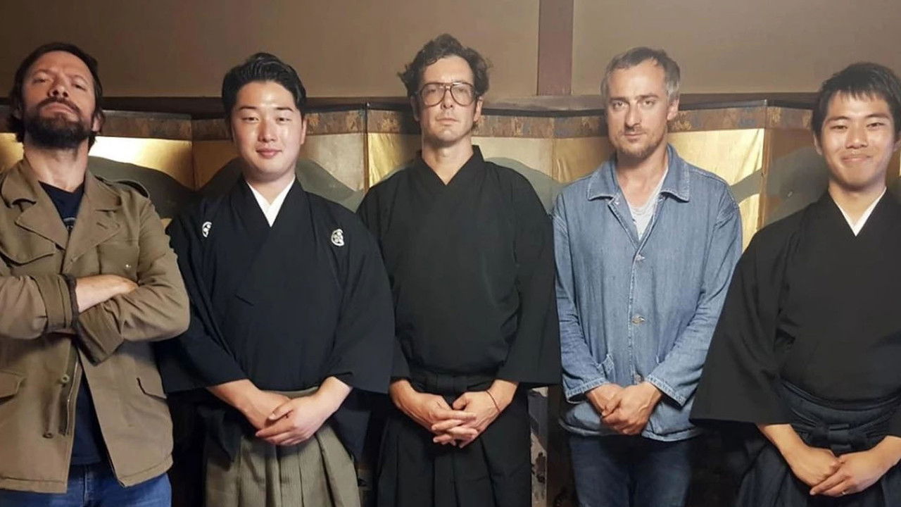 Les zozos migrateurs au pays du soleil levant backdrop