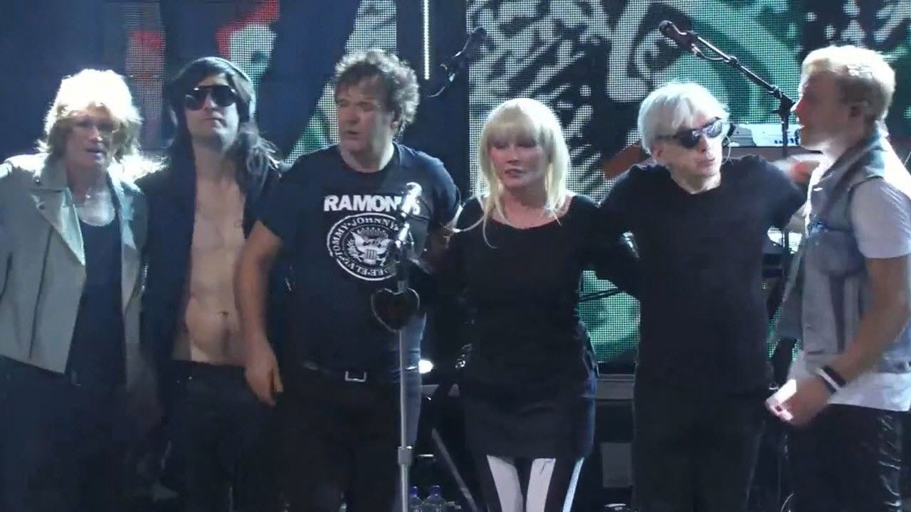 Blondie - iTunes Festival backdrop