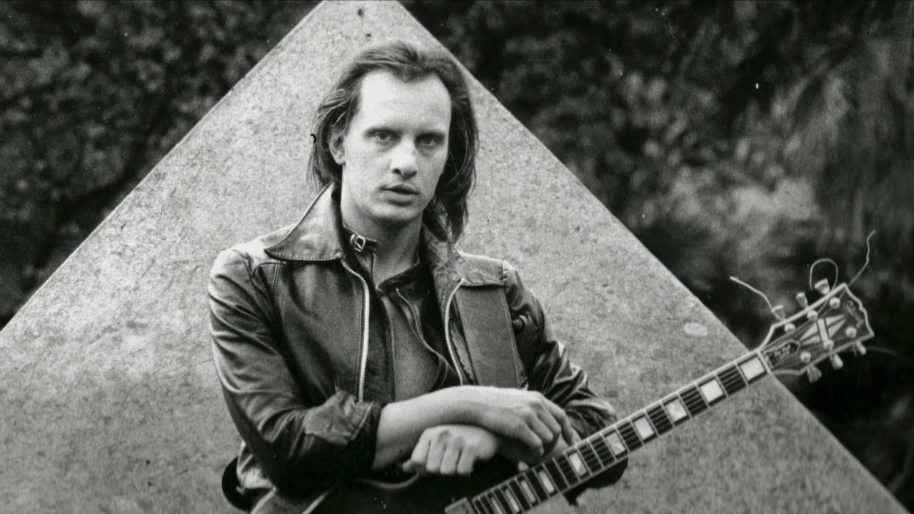 Benson - La vita è il nemico backdrop