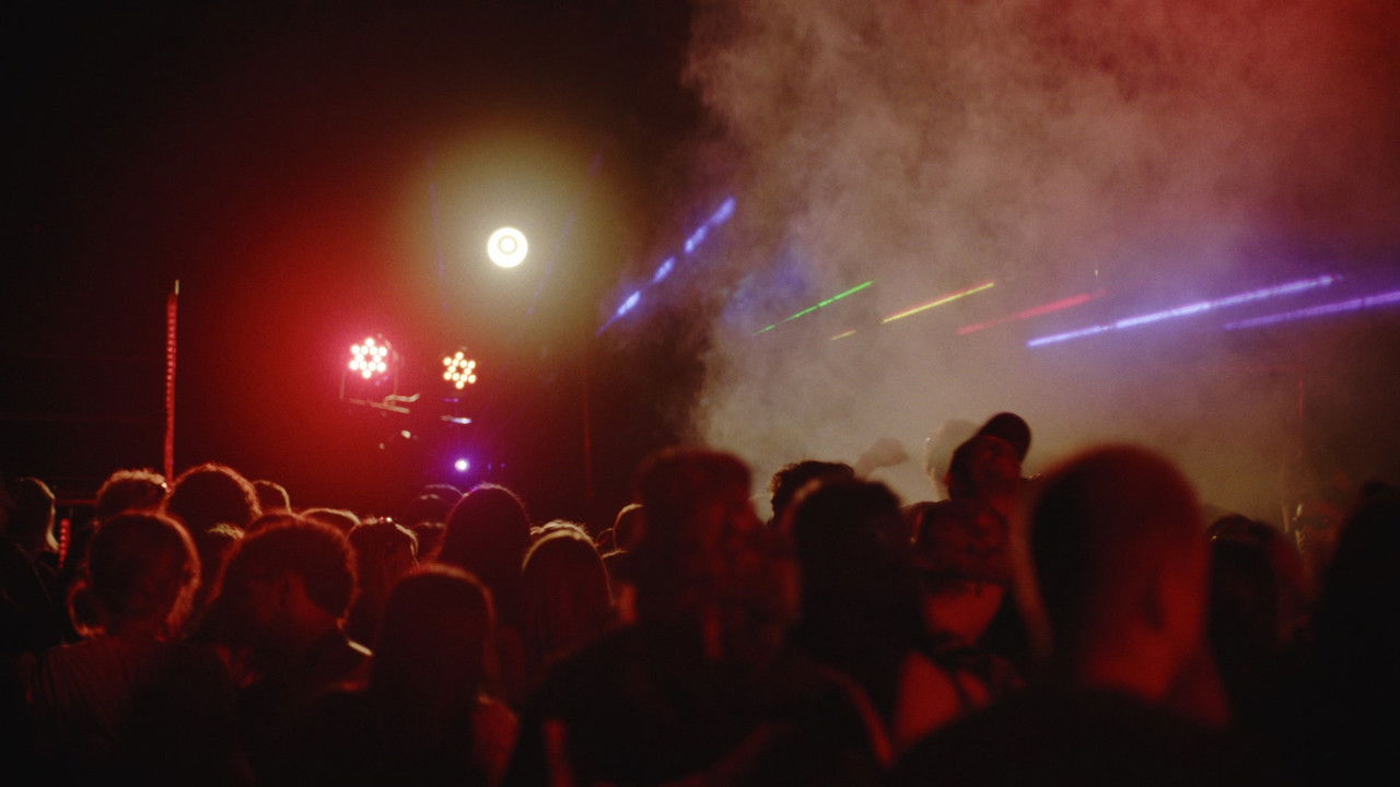 Budapest, 10:25 backdrop