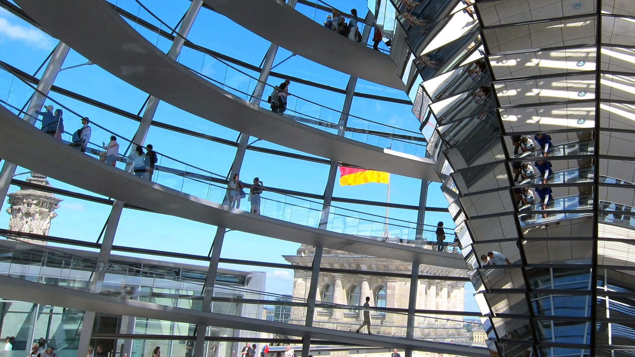 Berlino, la mutante backdrop