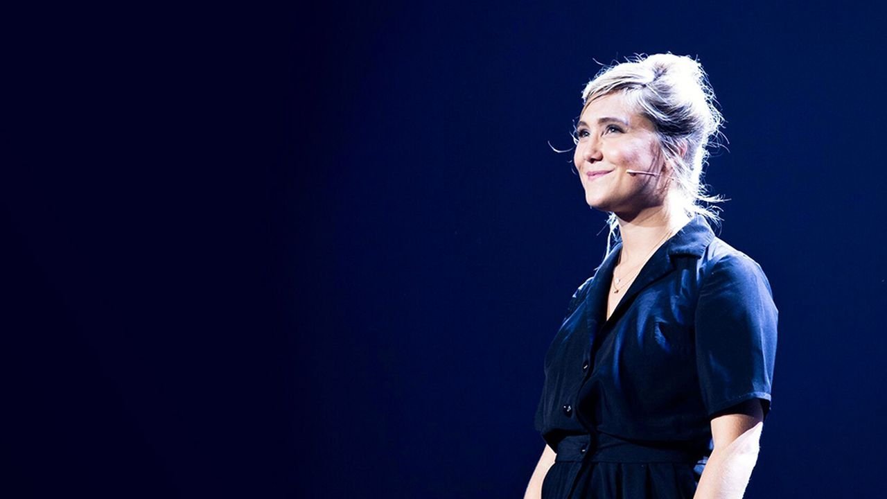 Bérengère Krief - Le Trianon backdrop