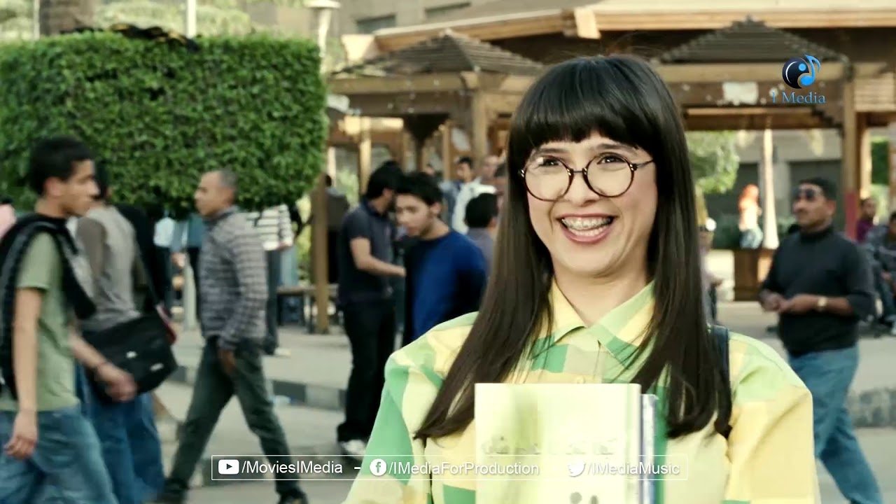 The Three Are Tricking Her backdrop