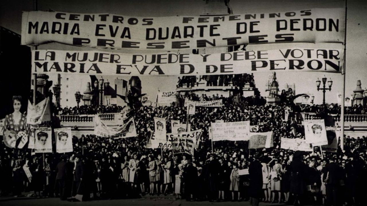 Las muchachas backdrop