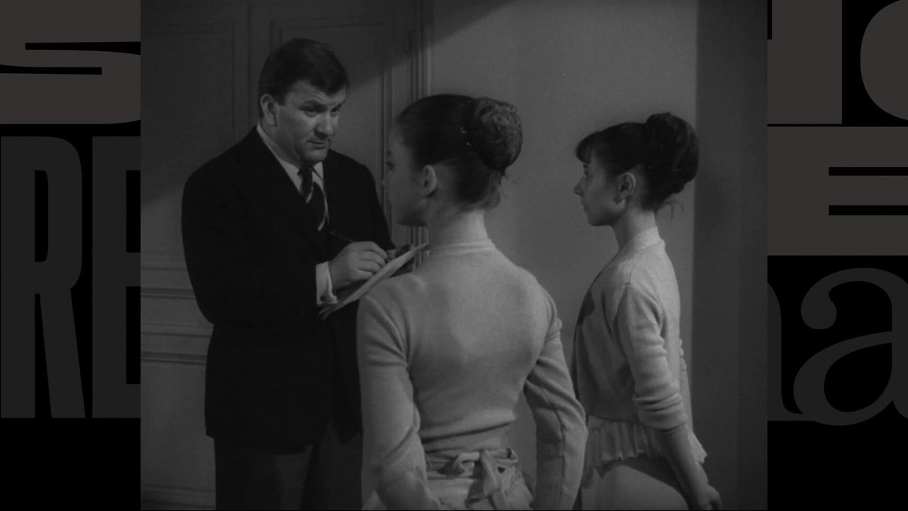 L'Âge heureux backdrop