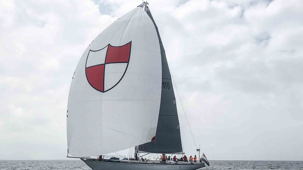 Alle Hens aan Dek backdrop