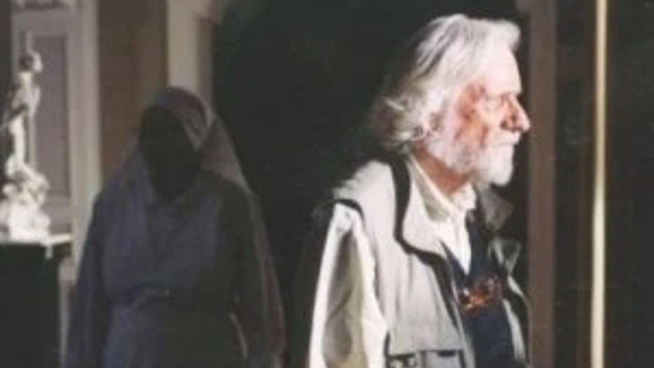 Segretario Particolare backdrop